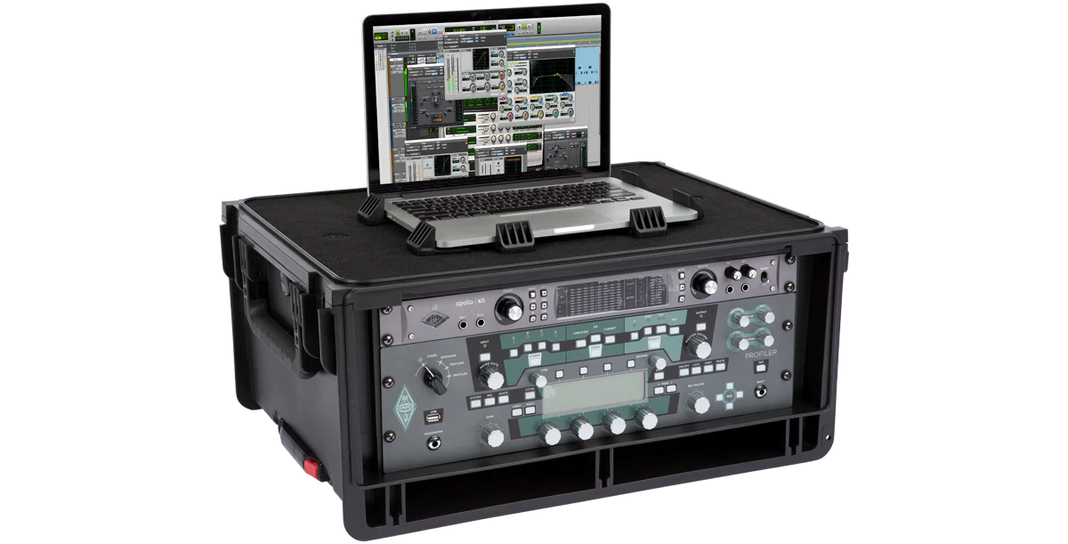 Injection Molded 4U Studio Flyer Rack Case - Image 12
